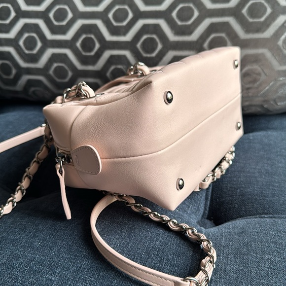 Chanel Feather Weight Bowling Quilted  Leather Shoulder Bag - Picture 3 of 10